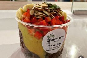 mouse: (avocado, banana, almond milk, agave) fruits: strawberries, banana, almond flakes