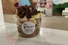 mouse: (banana, nutella, almond milk) fruits: banana, strawberry, nutella