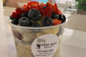 mouse: (oatmeal flakes, banana, almond flakes, cinnamon) fruits: banana, blueberry, strawberry